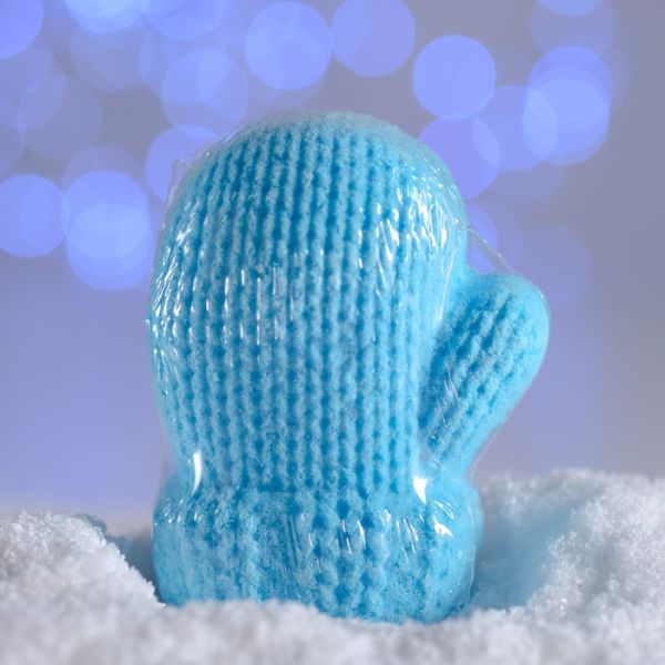 Бурлящая соль для ванны «Варежка», синяя, с ароматом шоколада, 125 г