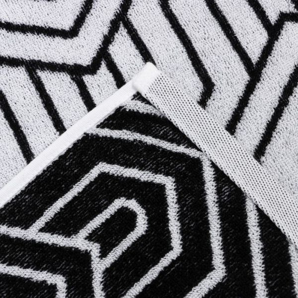 Полотенце махровое Этель "Ornament" белое на чёрном, 70х130 см, 100% хлопок, 420 гр/м2