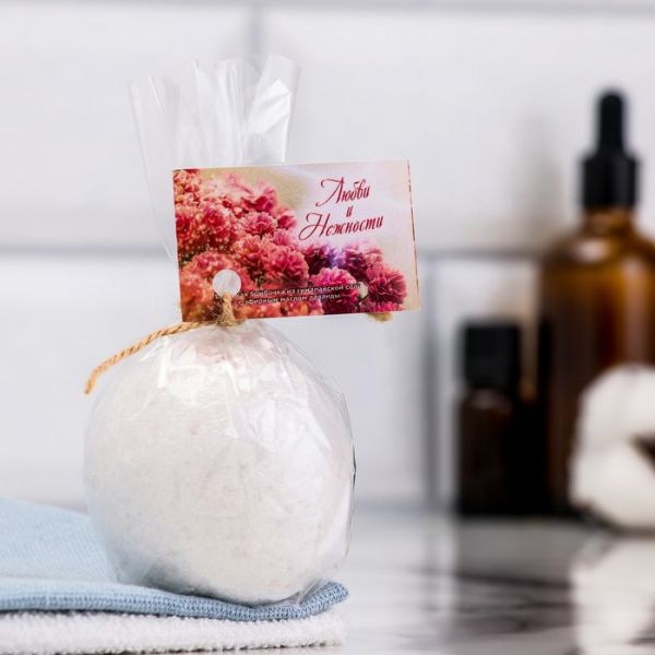 Бомбочка для ванны из гималайской соли "Любви и нежности" с эфирным маслом лаванды, 140 гр