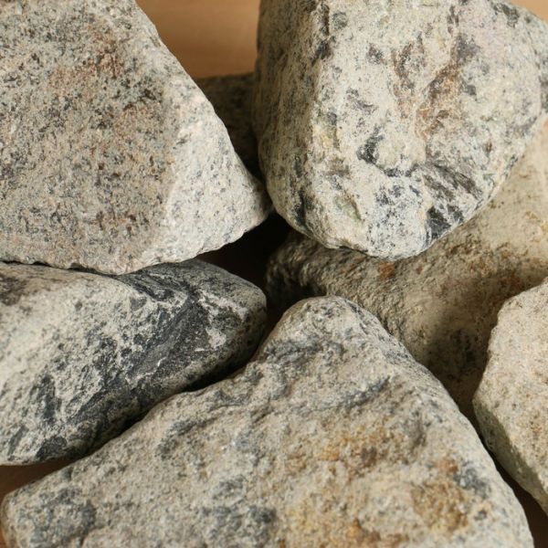 Камень для бани "Габбро-диабаз" обвалованный, коробка 20 кг, мытый
